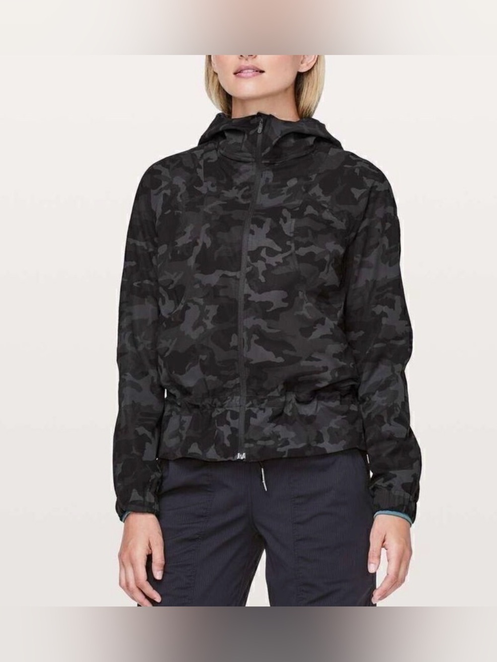 Lululemon Pack It Up Jacket. Size 4. Camouflage Print